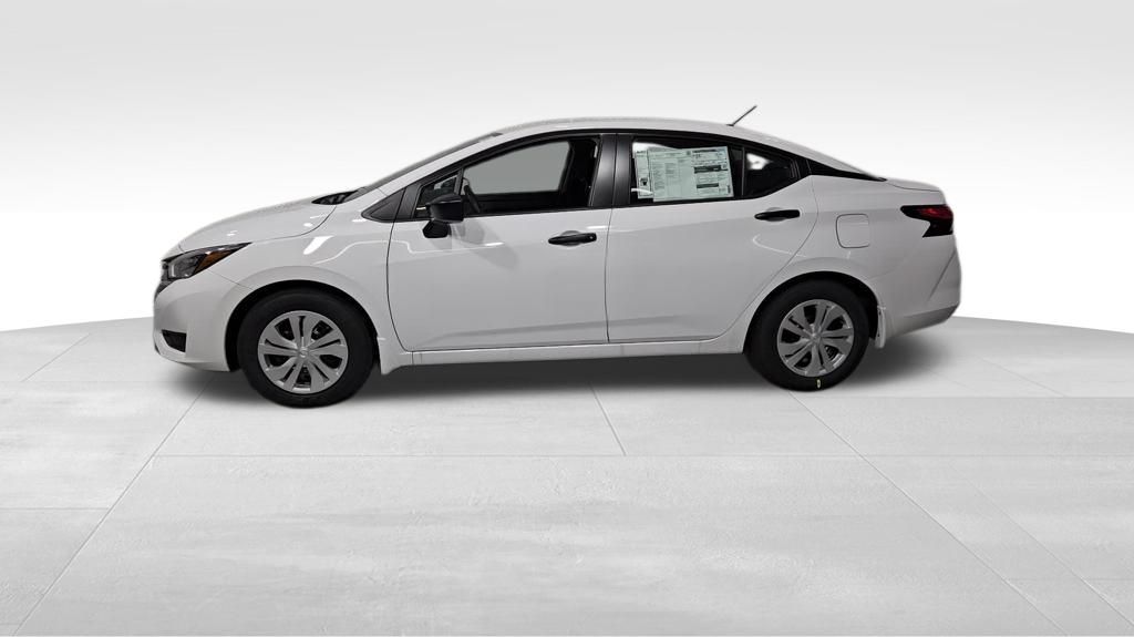 2025 Nissan Versa 1.6 S photo 2