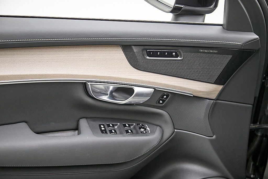 2026 VOLVO XC90 - Image 10