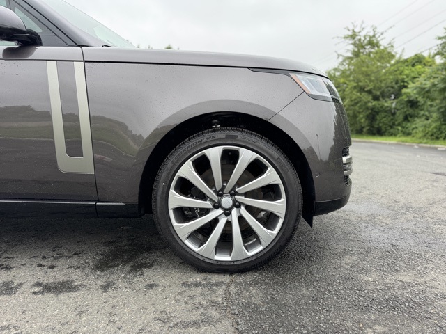 2025 Land Rover Range Rover SE photo 8