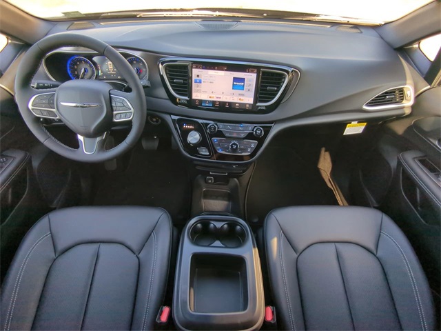 2026 Chrysler Voyager LX photo 16