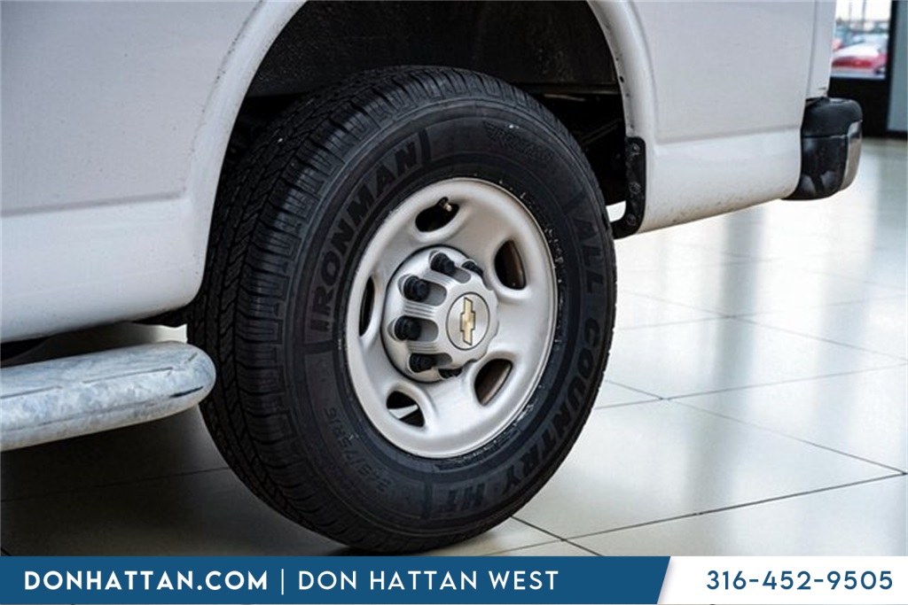 2023 Chevrolet Express 2500 Work Cargo Van photo 35