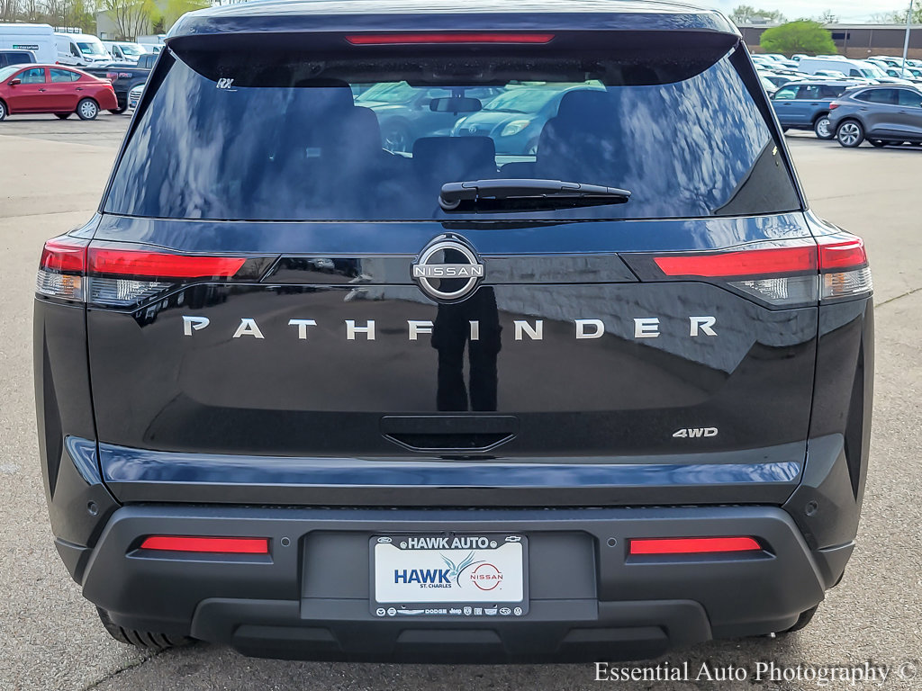 2025 Nissan Pathfinder S photo 5