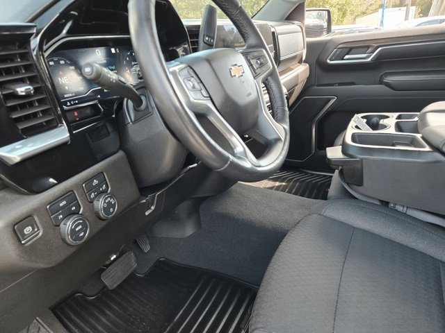2022 Chevrolet Silverado 1500 LT photo 17