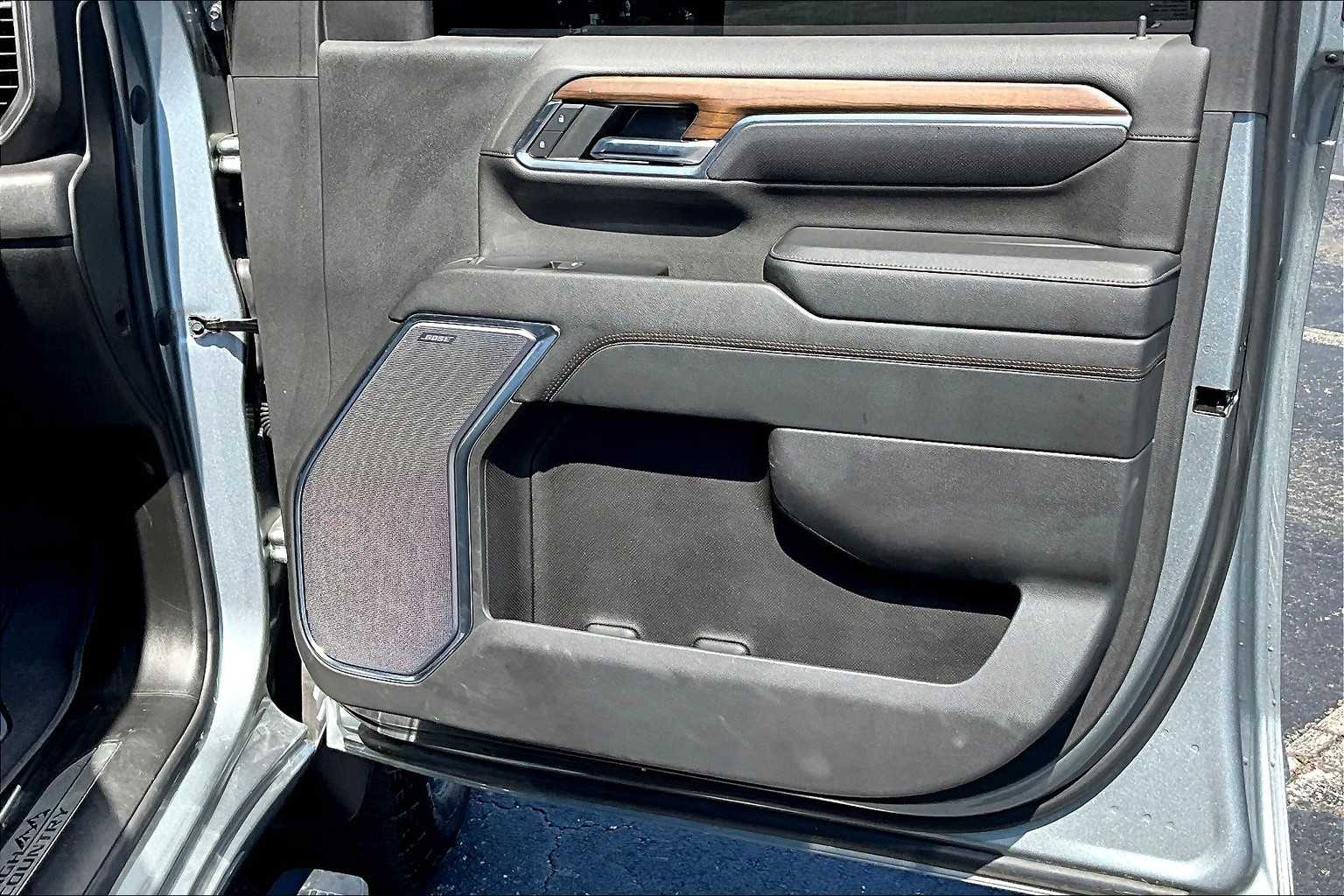2024 Chevrolet Silverado 2500HD High Country photo 21