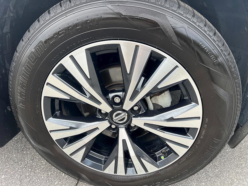 2021 Nissan Rogue SV photo 12
