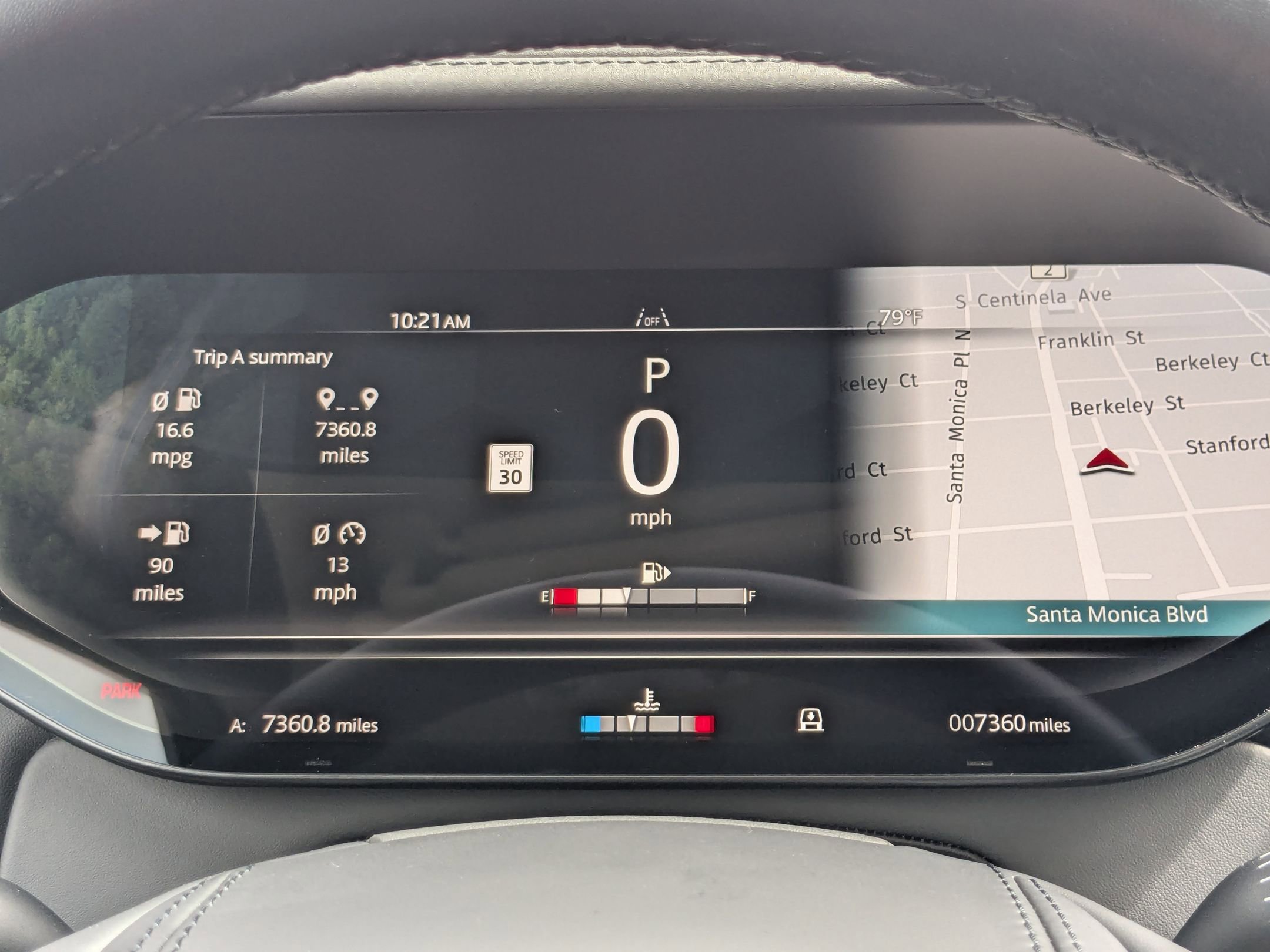 2025 Land Rover Range Rover SE photo 11