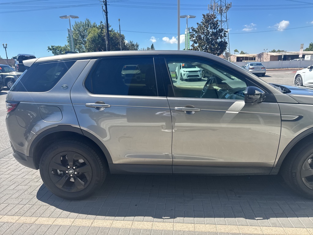 2023 Land Rover Discovery Sport S photo 2