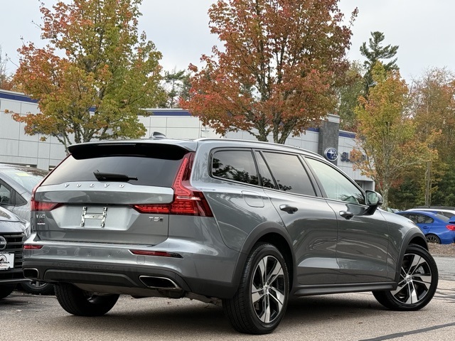 2020 Volvo V60 Cross Country T5 AWD photo 4