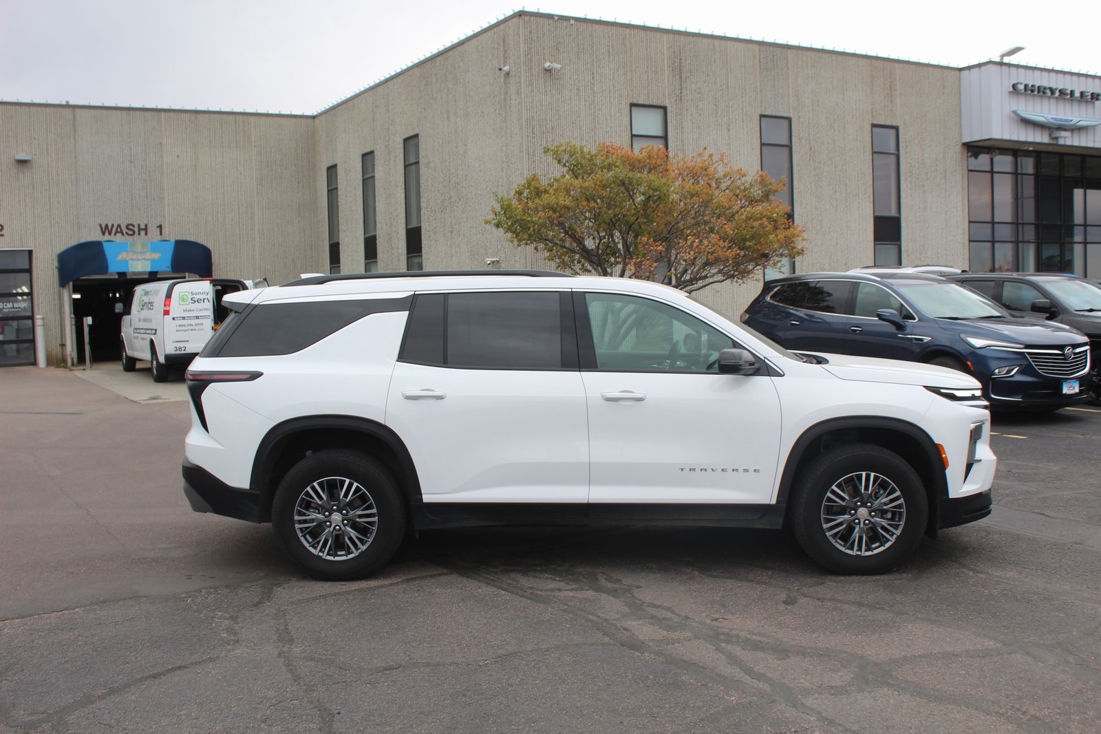 2025 Chevrolet Traverse LT's photo