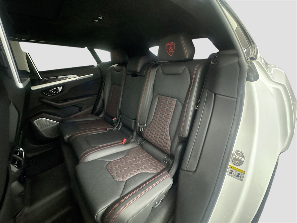 2019 Lamborghini Urus photo 25