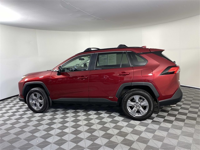 2024 Toyota RAV4 Hybrid XLE photo 4