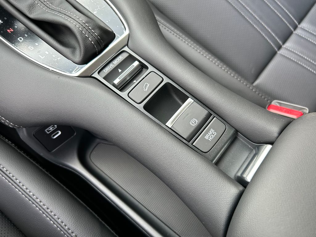 2026 Honda HR-V EX-L photo 32