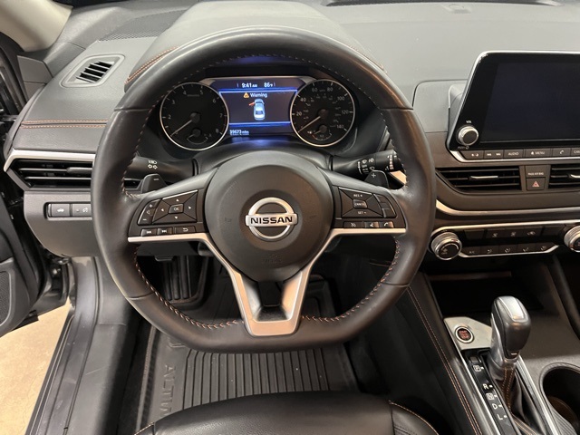 2022 Nissan Altima 2.5 SR photo 14