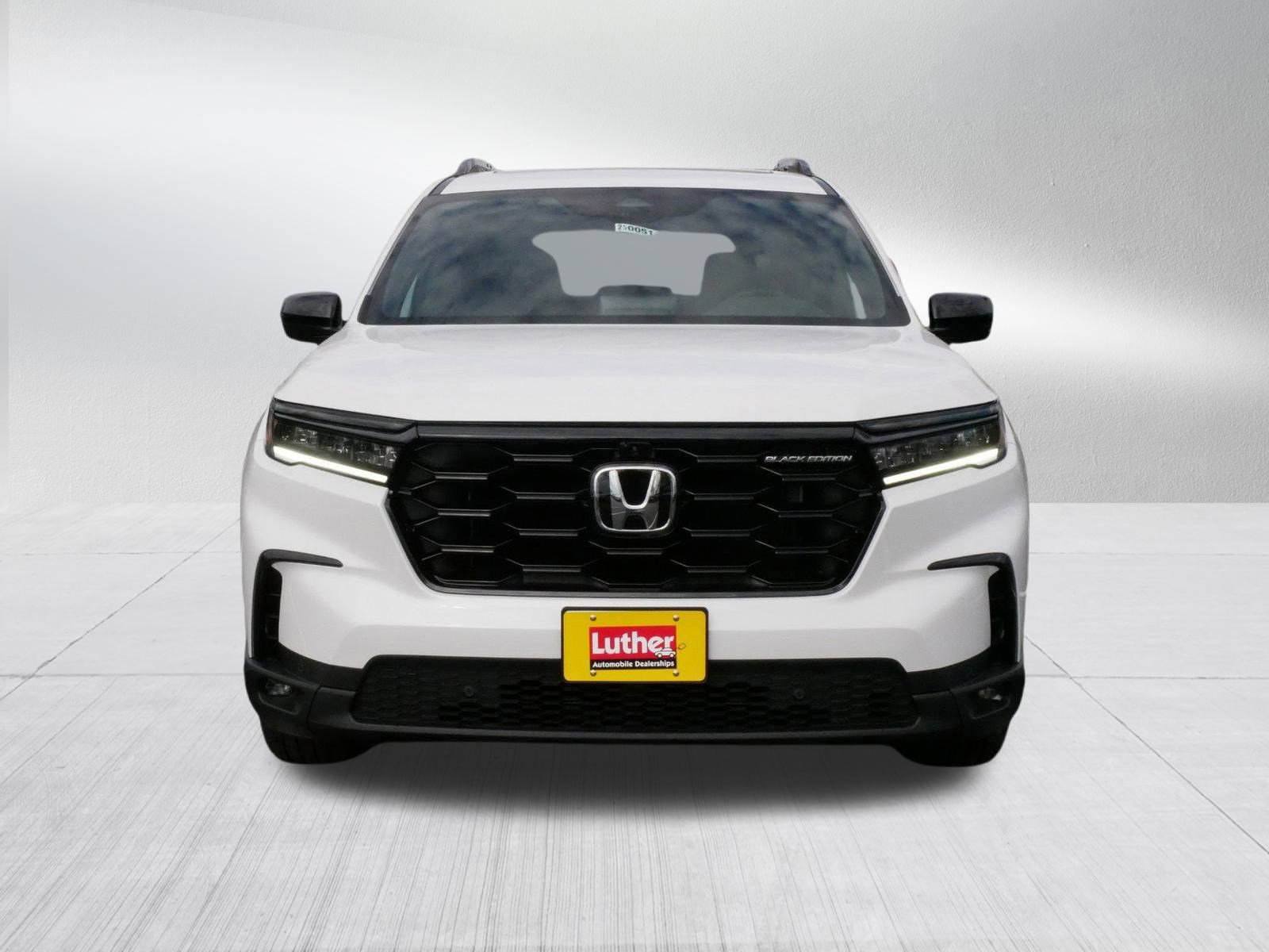 2025 Honda Pilot Black Edition photo 2