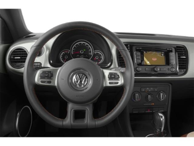 2015 Volkswagen Beetle 1.8T Classic photo 2