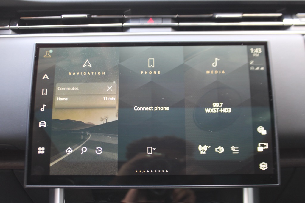 2023 Land Rover Range Rover SE photo 17
