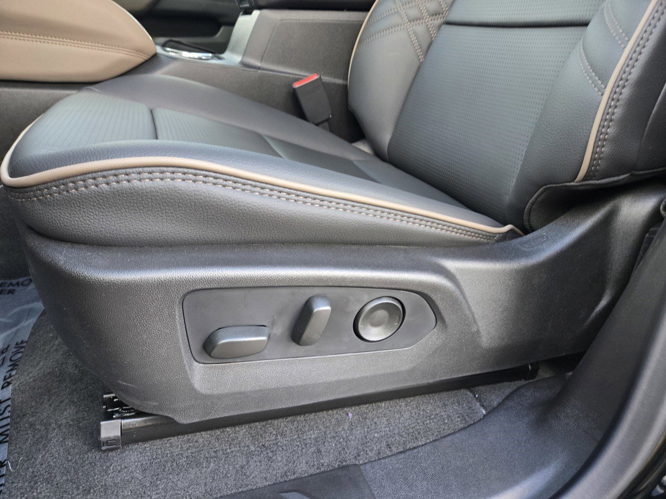 2026 Gmc Canyon Denali photo 16