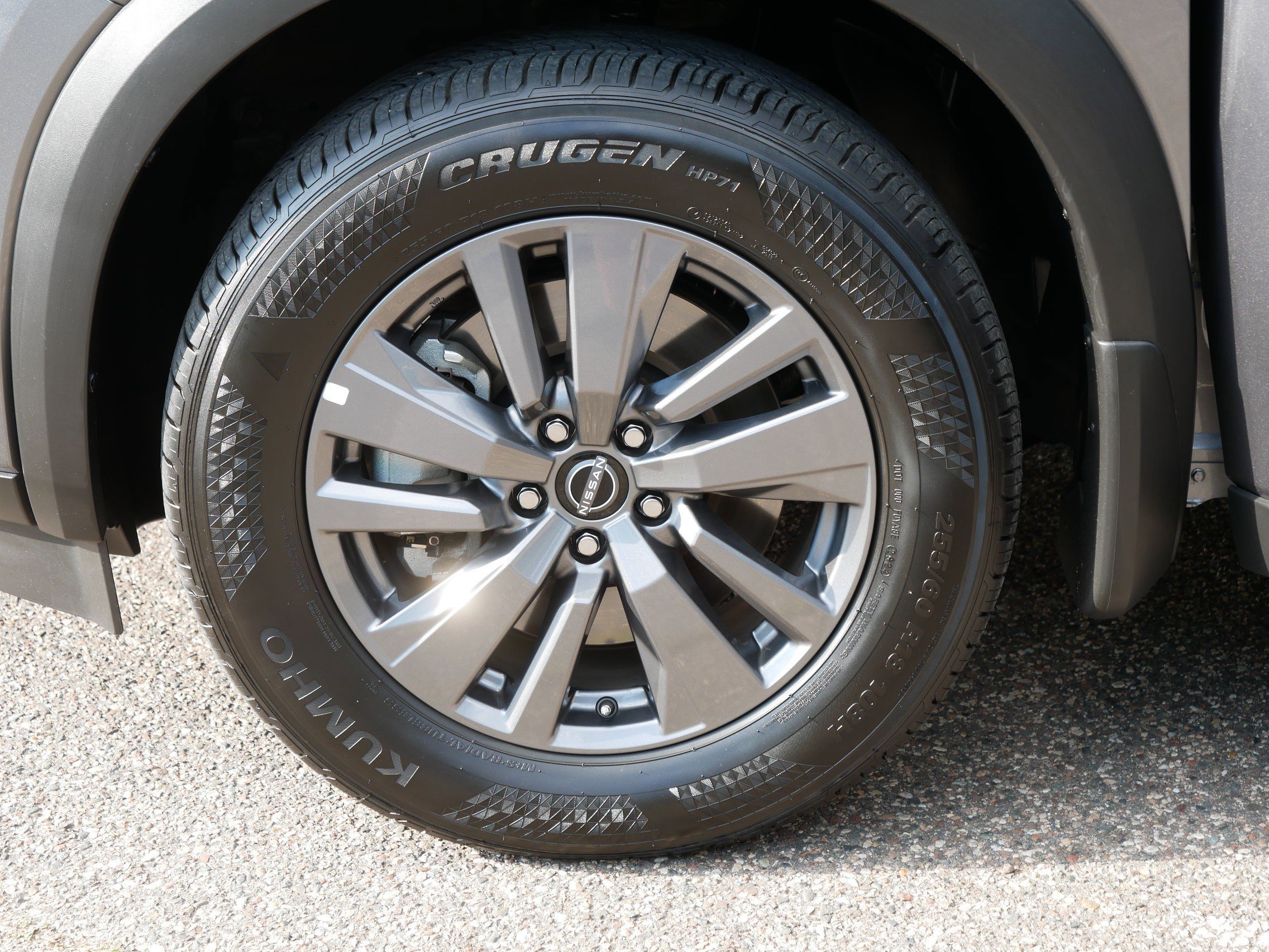 2024 Nissan Pathfinder S photo 12