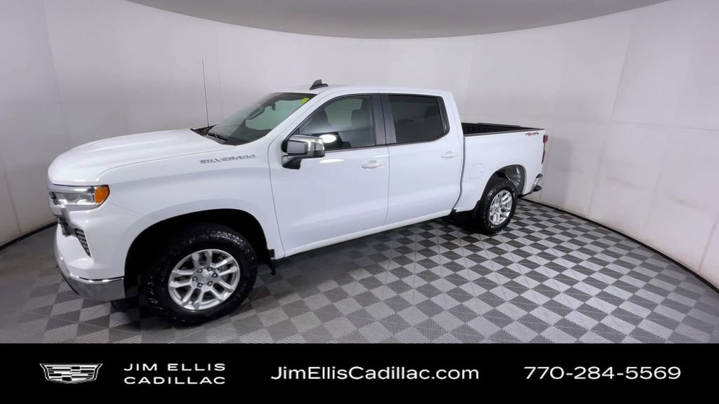 2023 Chevrolet Silverado 1500 LT photo 4