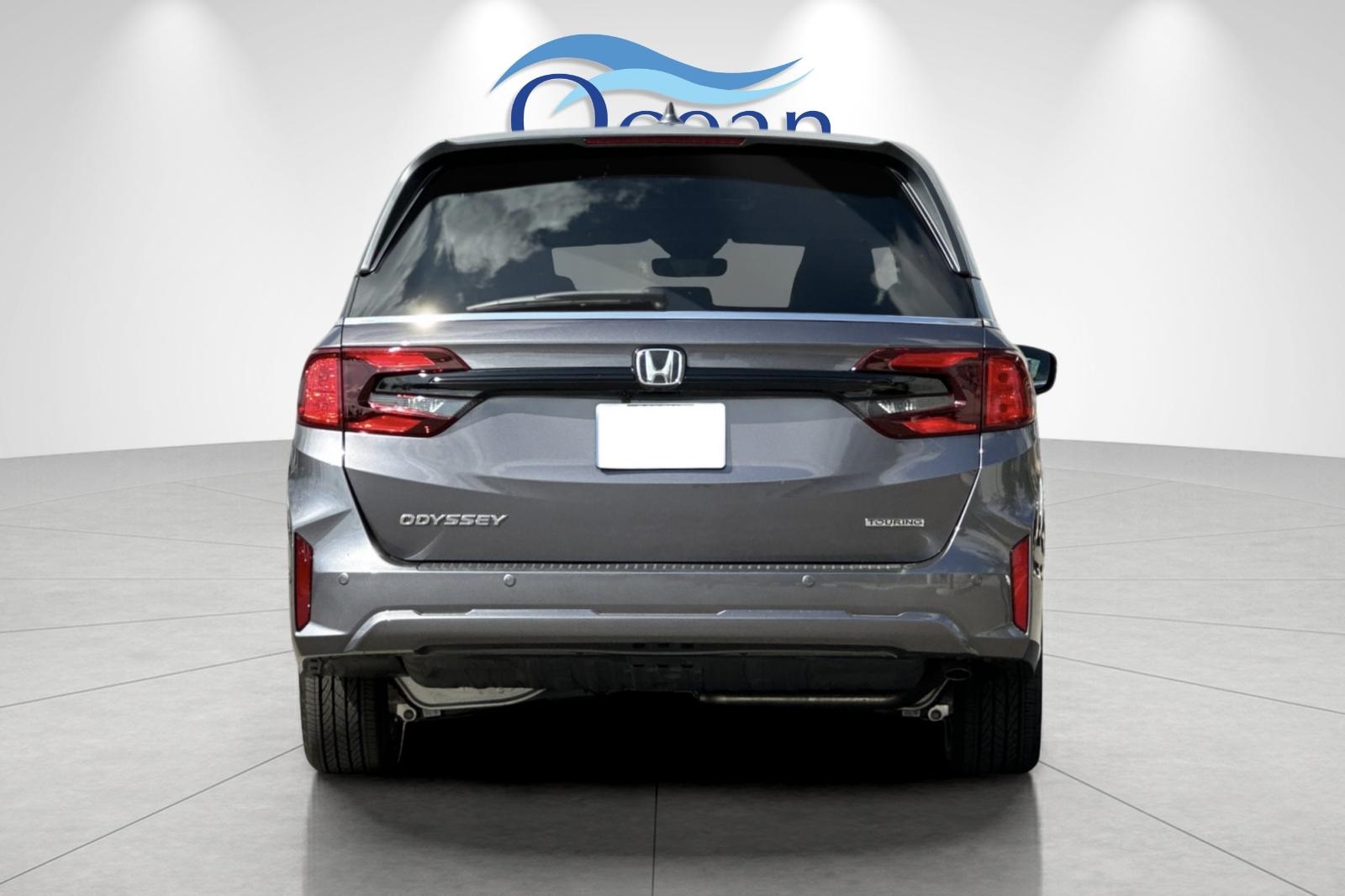 2026 Honda Odyssey Touring photo 4