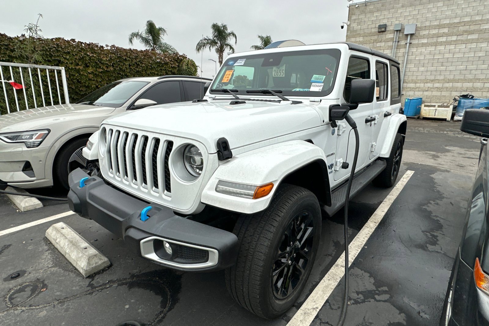 2022 Jeep Wrangler 4xe Unlimited Sahara photo 2