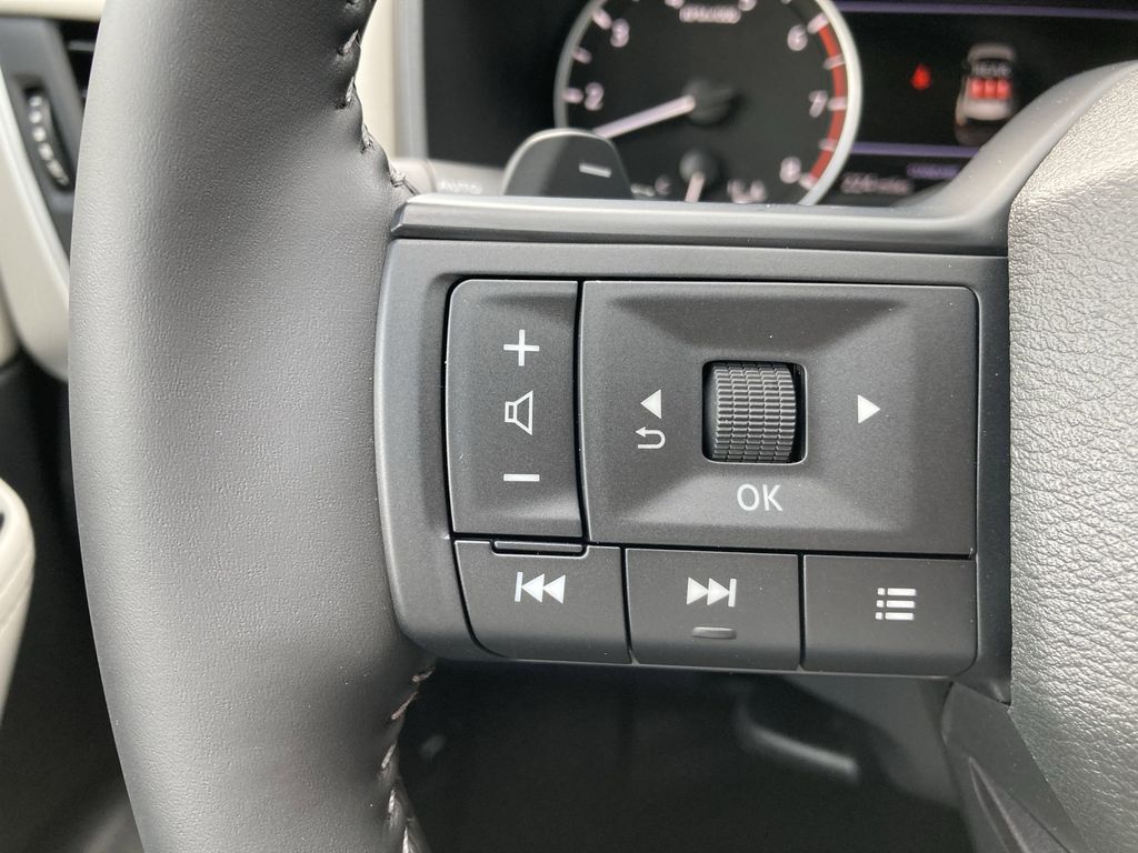 2025 Nissan Rogue SV photo 19