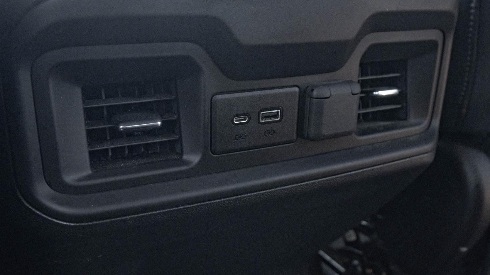 2019 Chevrolet Silverado 1500 RST photo 8