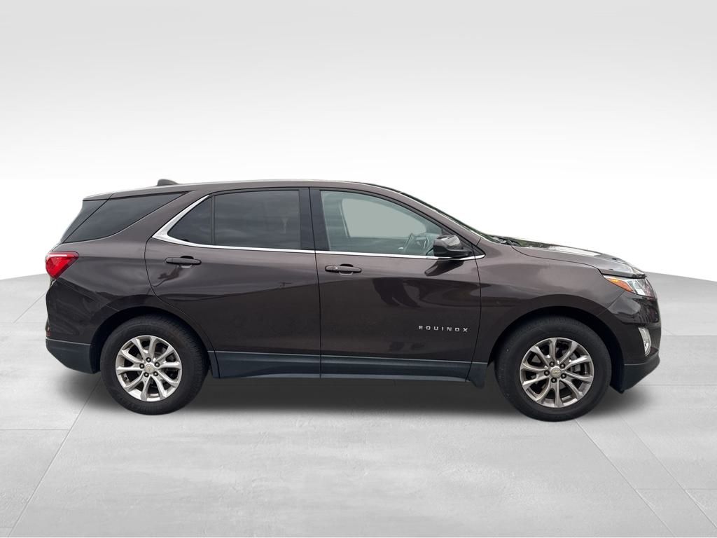 2020 Chevrolet Equinox LT photo 2