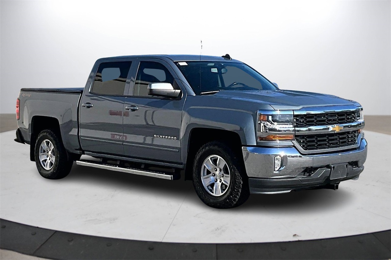 2016 Chevrolet Silverado 1500 LT photo 2