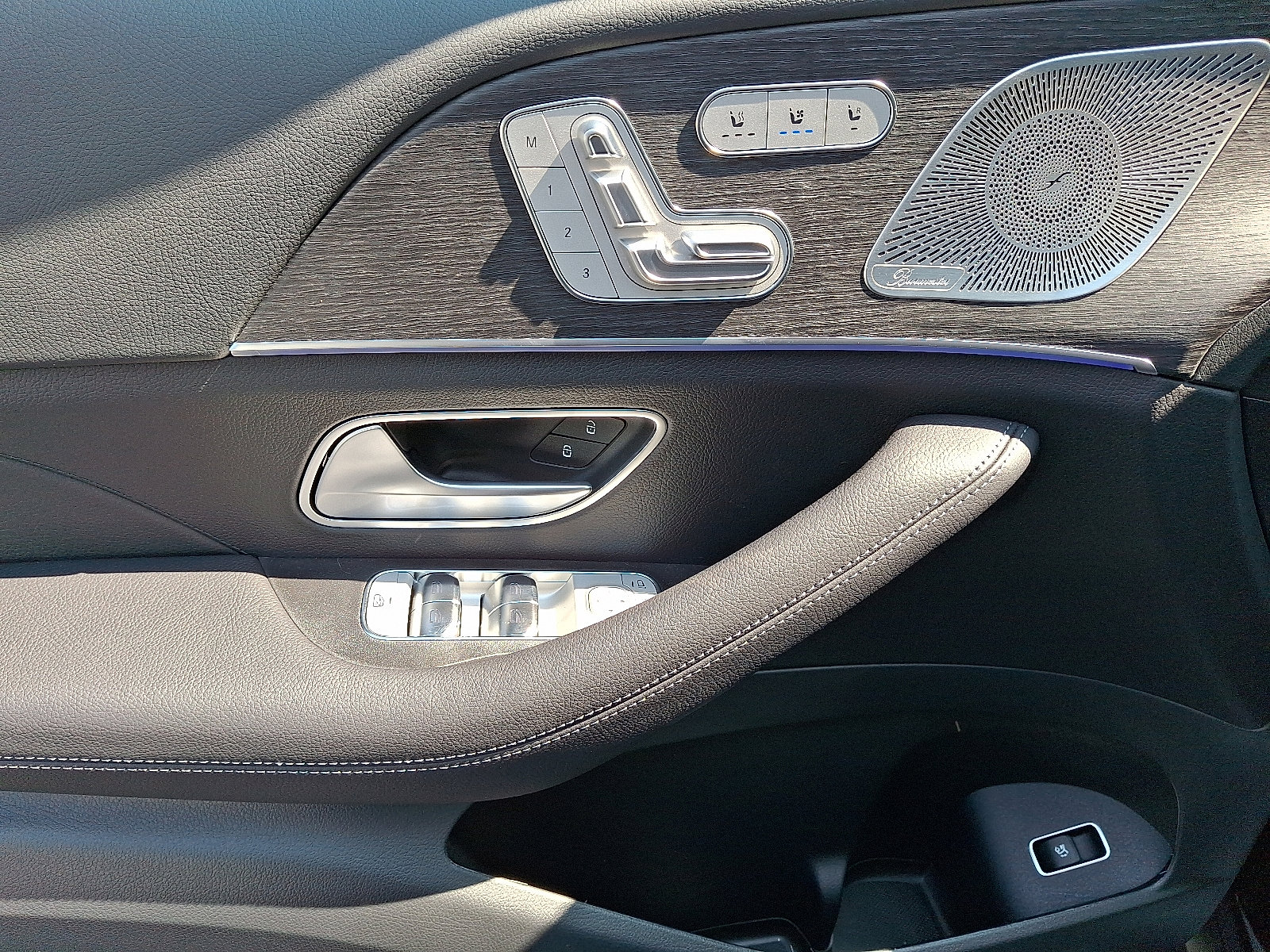 2026 Mercedes Benz GLS 450 4MATIC photo 12