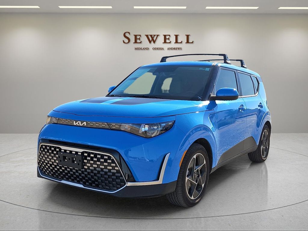 2023 Kia Soul EX's photo