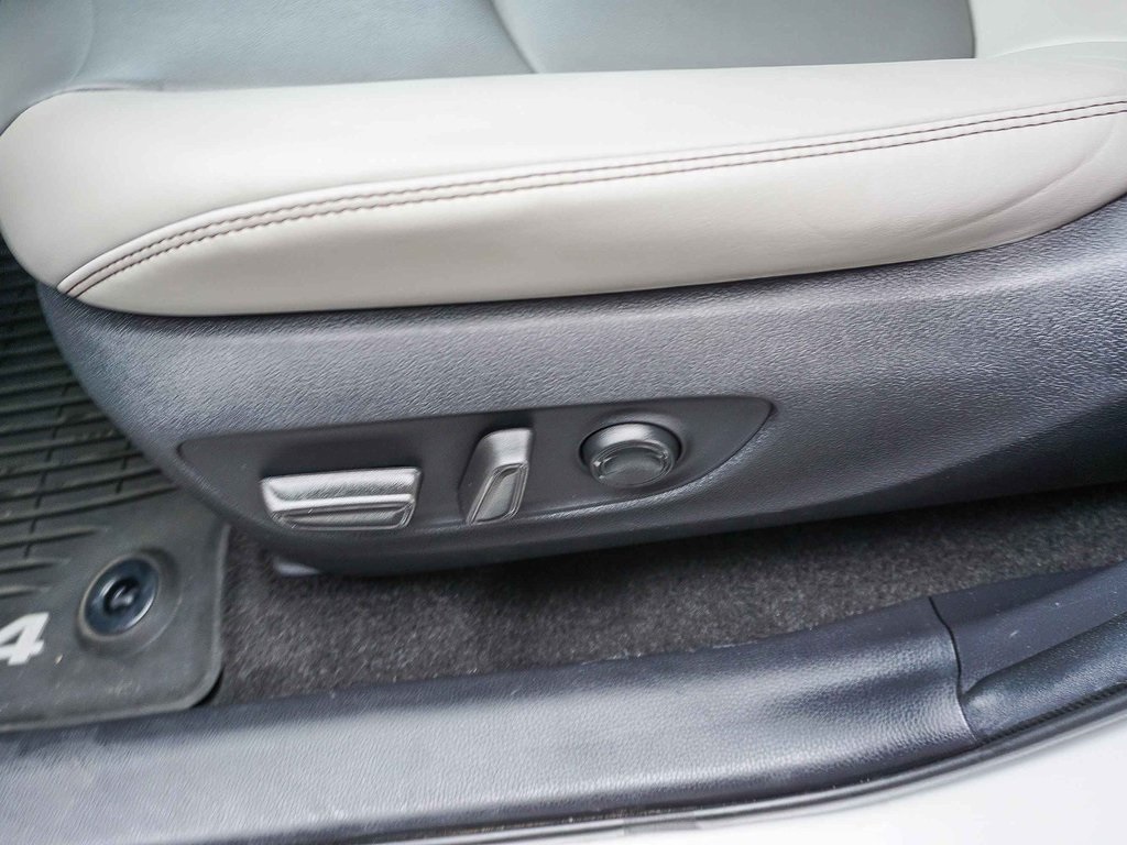2021 Toyota RAV4 Hybrid Limited photo 16