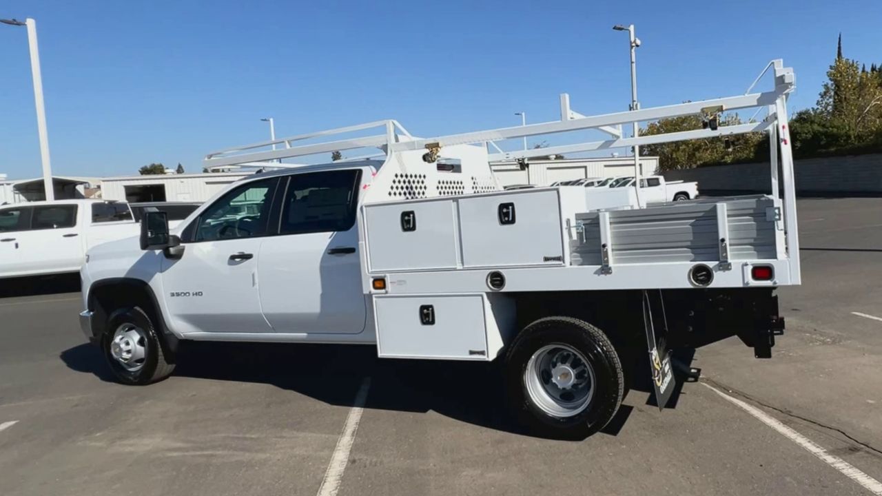 2024 Chevrolet Silverado 3500HD Work Truck photo 38
