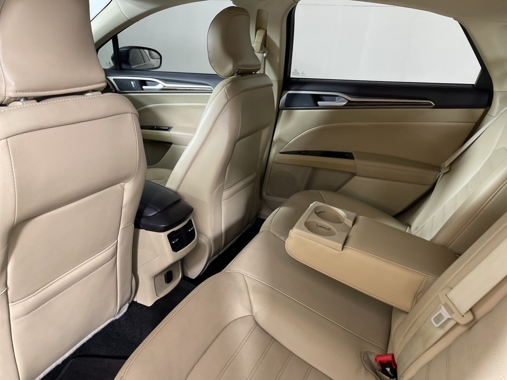 2015 Ford Fusion SE photo 33