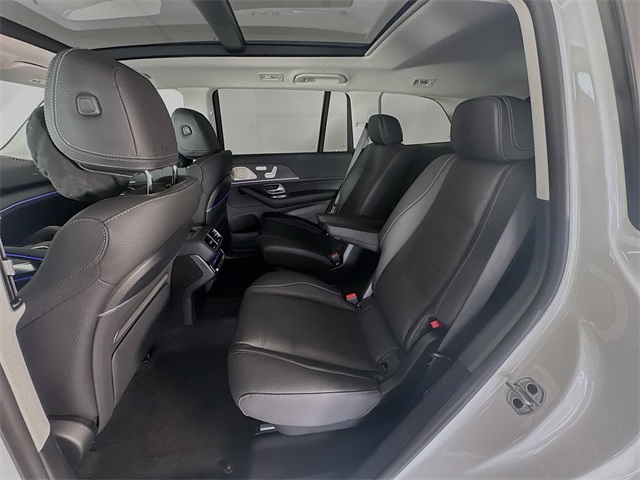 2026 Mercedes Benz GLS 450 4MATIC photo 23