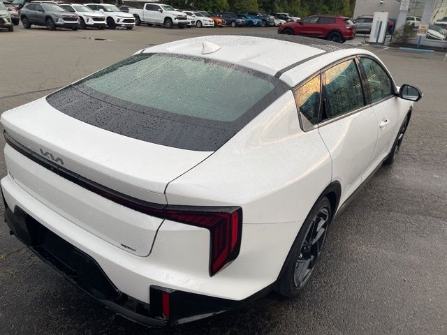 2025 Kia K4 GT-Line photo 7