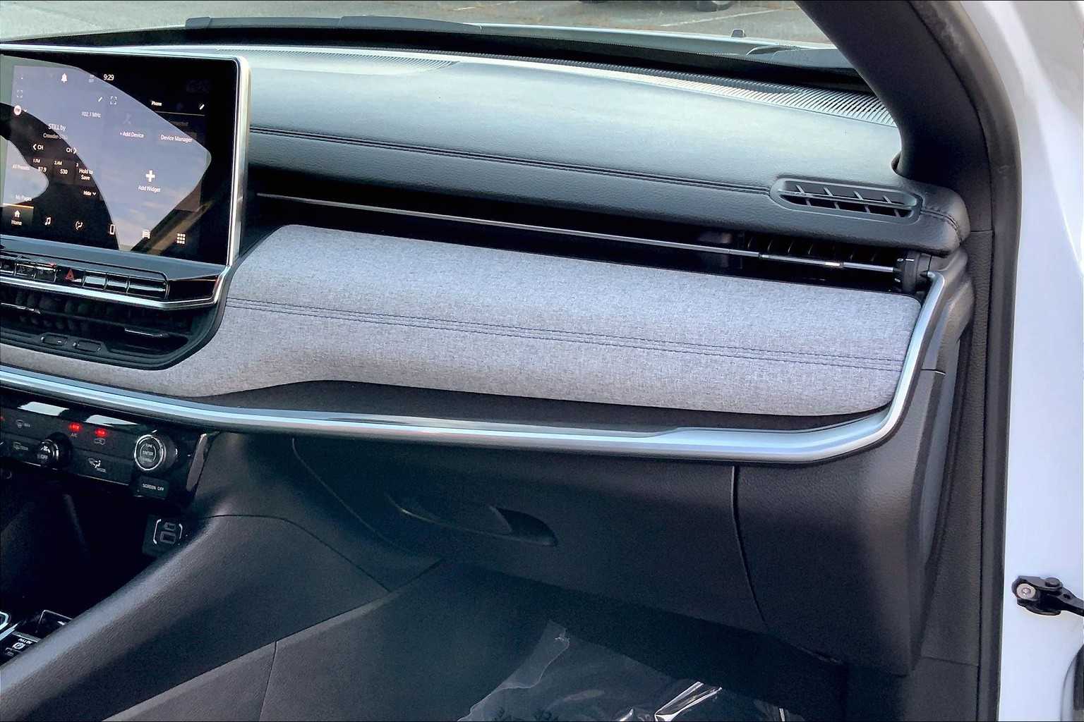 2024 Jeep Compass Latitude photo 17