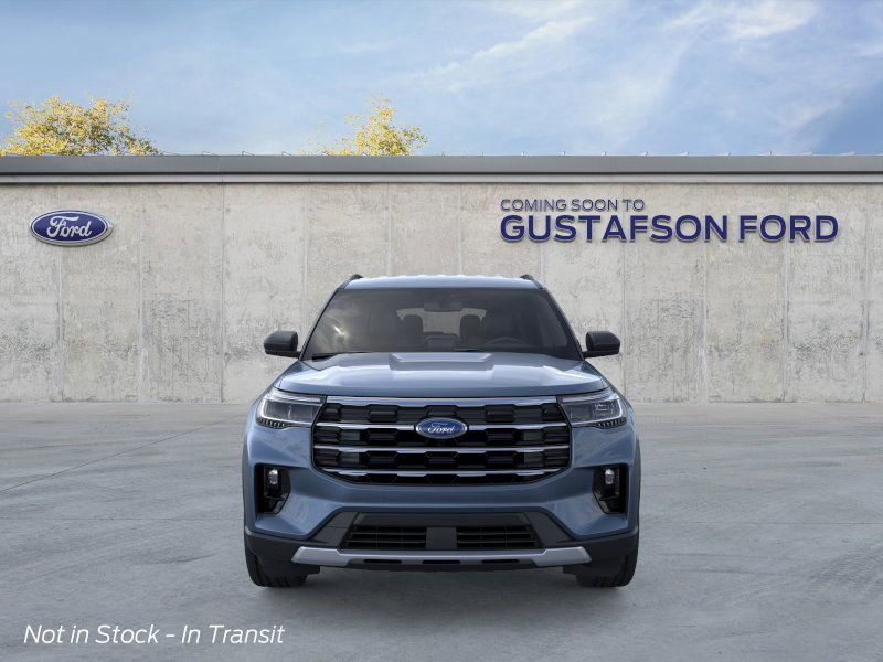 2025 Ford Explorer photo 2