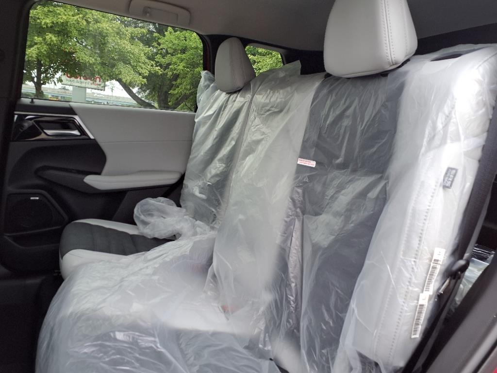 2025 Mitsubishi Outlander SE S-AWC photo 6