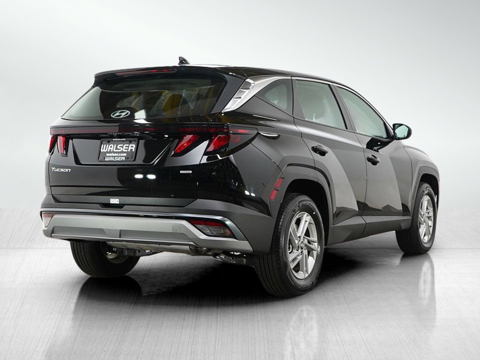 2025 Hyundai Tucson SE photo 4