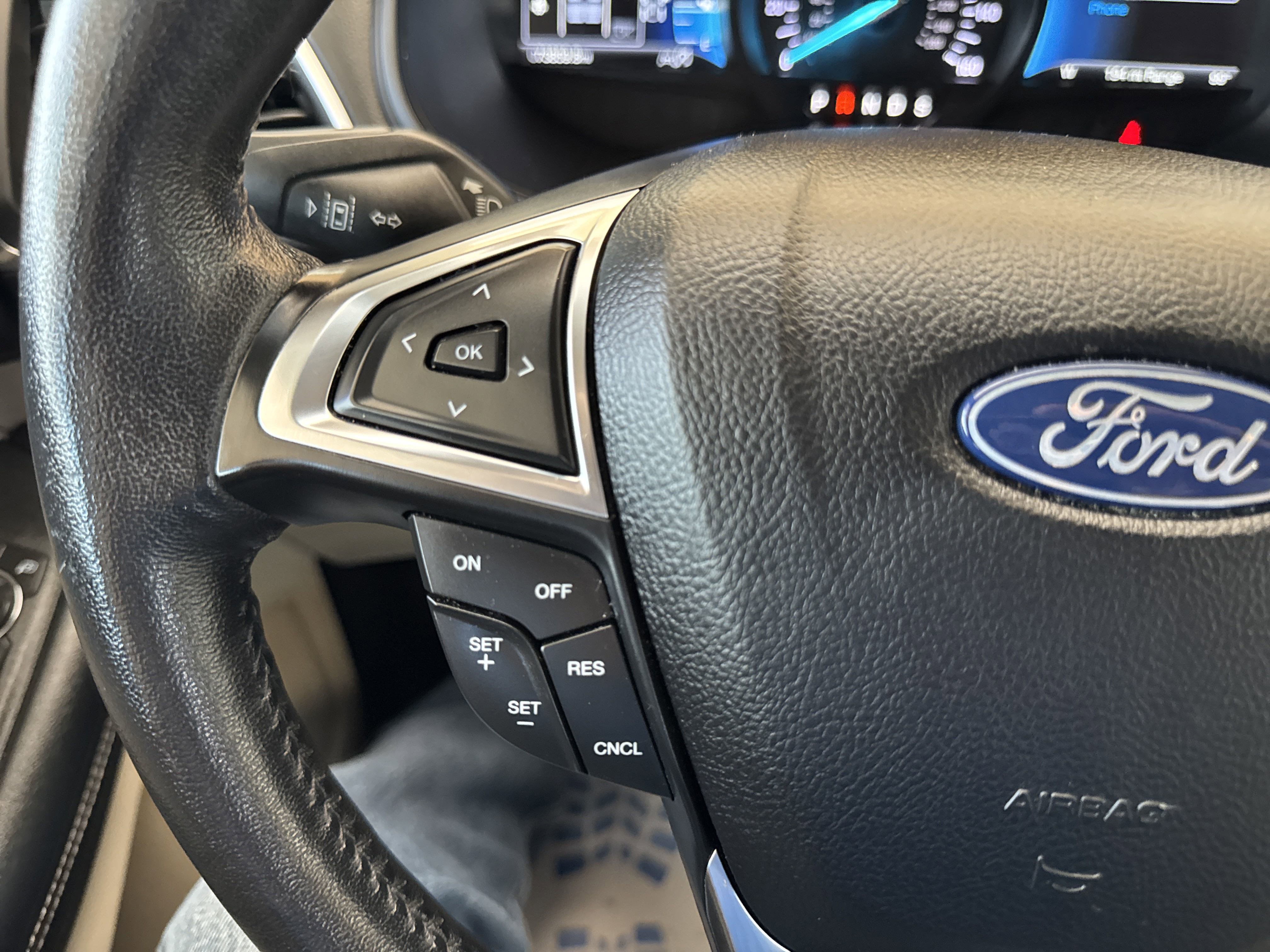 2022 Ford Edge Titanium photo 11