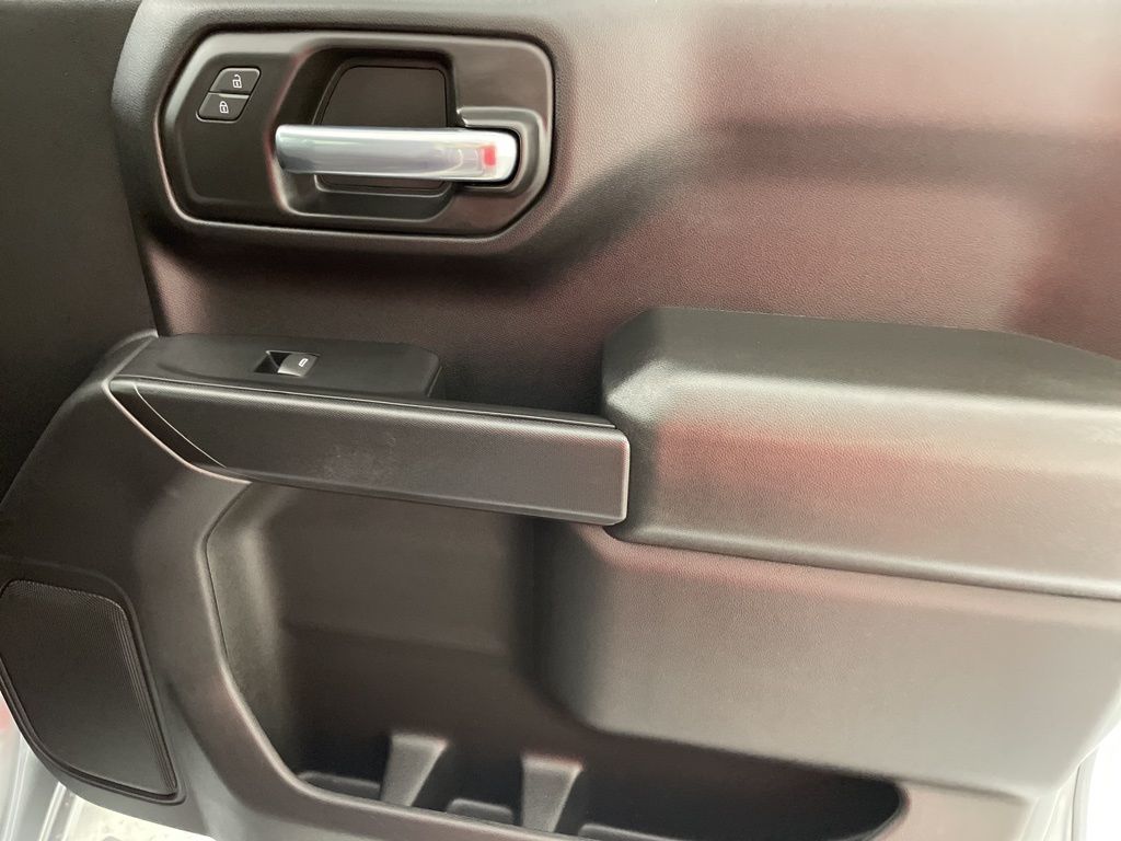 2025 Chevrolet Silverado 1500 Custom photo 37