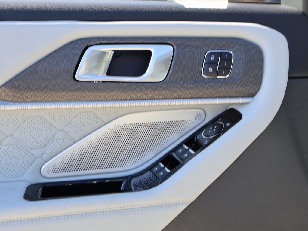 2025 Ford Explorer Platinum photo 23