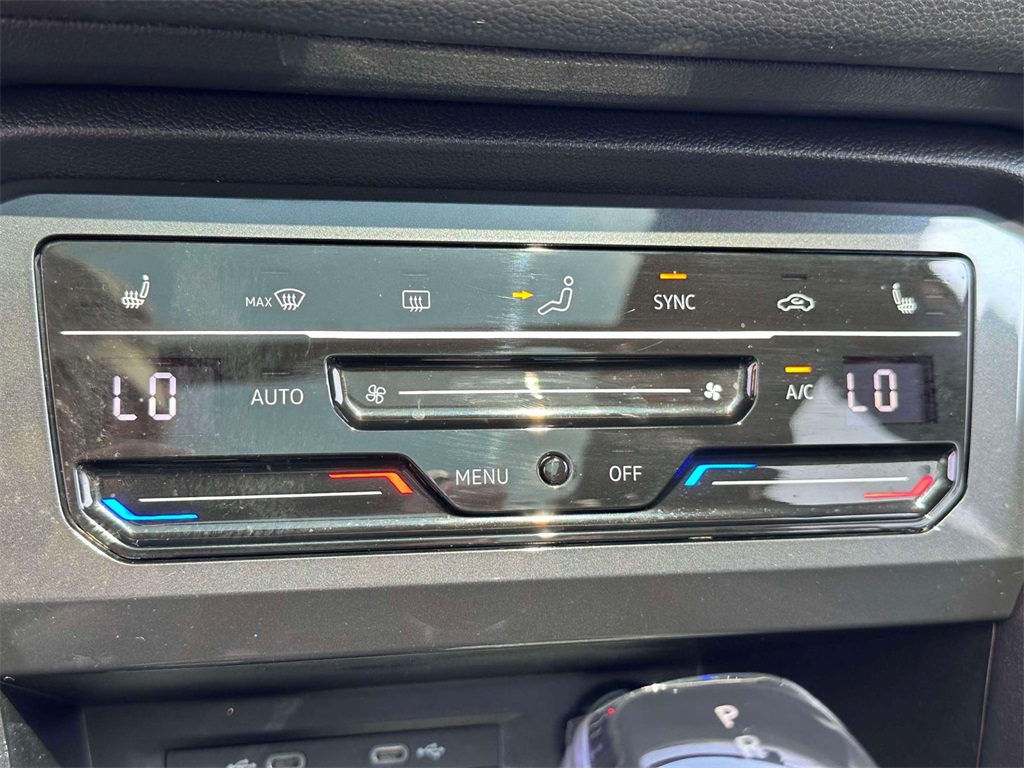 2022 Volkswagen Tiguan SE R-Line Black photo 26