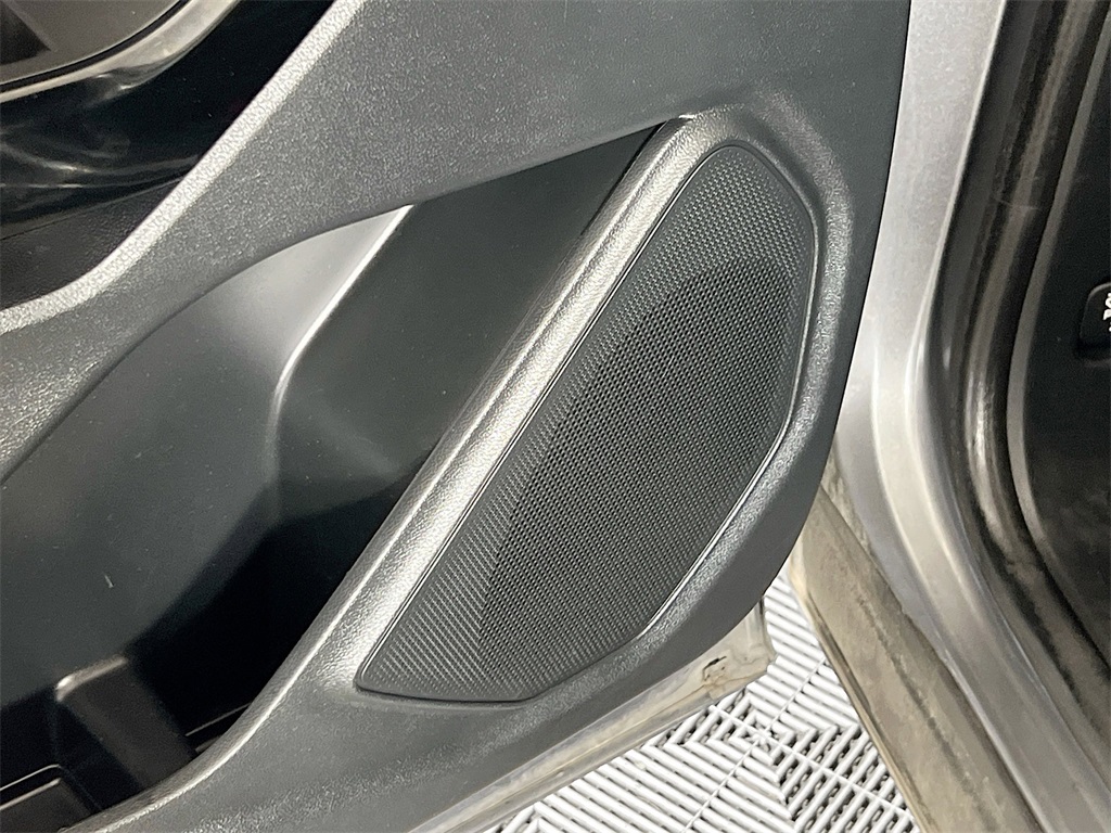 2022 Ford Explorer ST photo 12