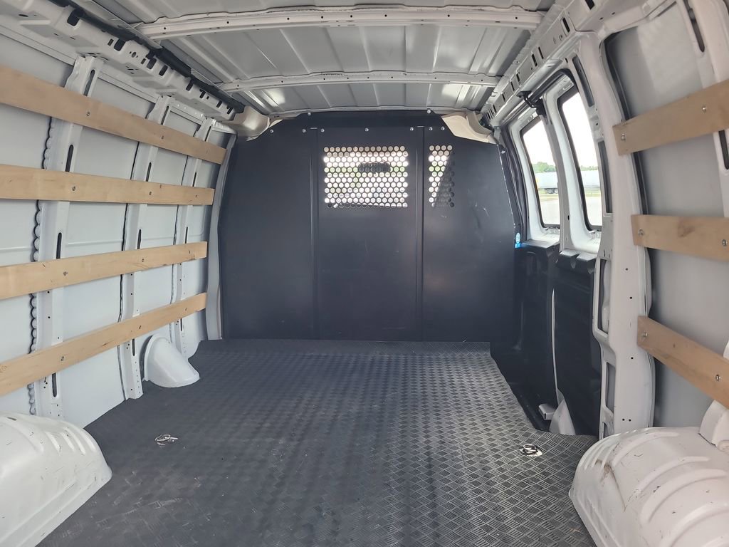 2023 Gmc Savana Cargo 2500 photo 19