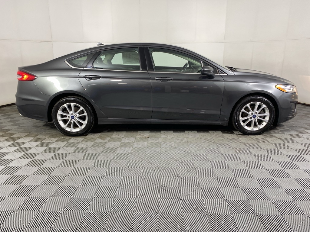 2020 Ford Fusion SE photo 19