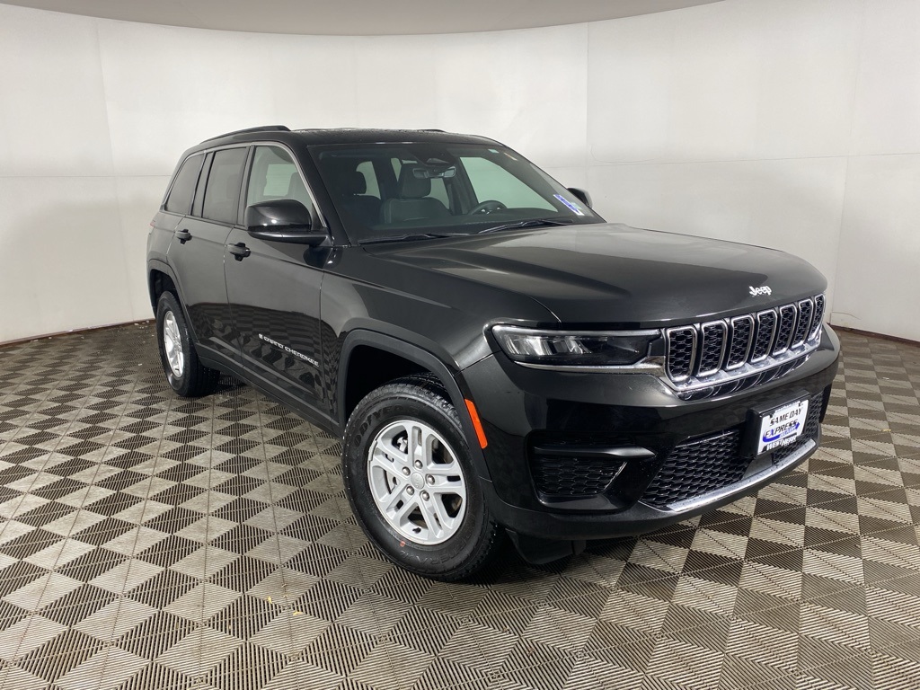 2025 Jeep Grand Cherokee Laredo's photo