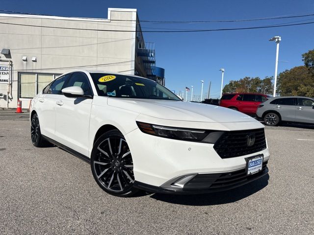 2023 Honda Accord Hybrid Touring's photo