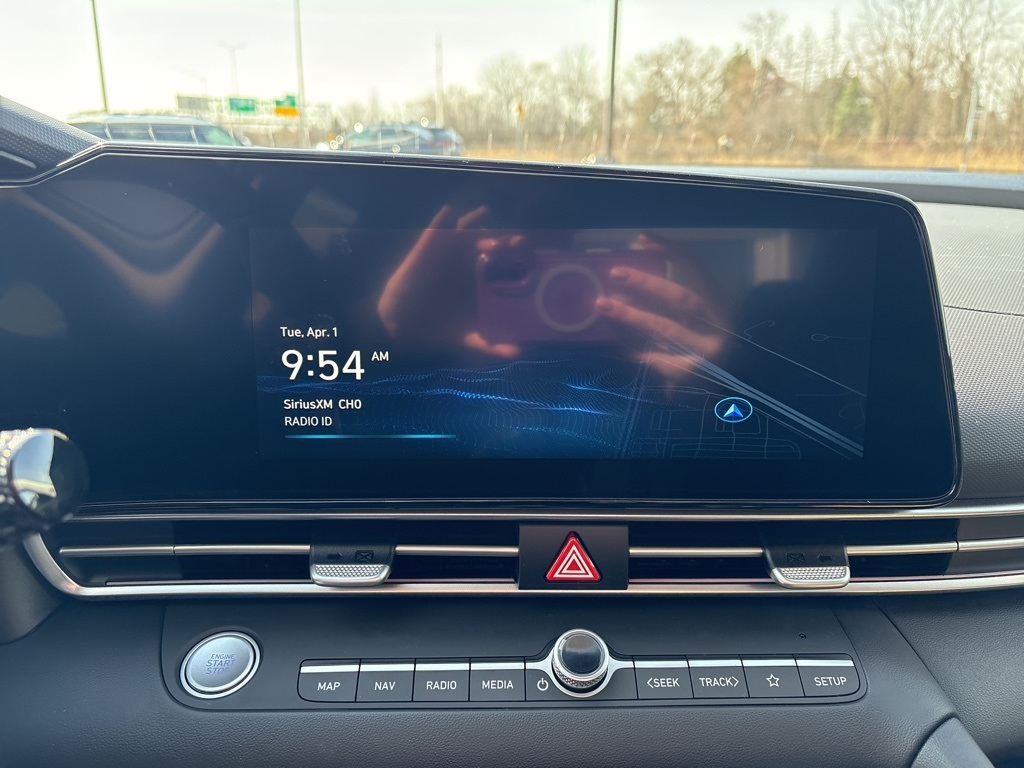 2025 Hyundai Elantra Limited photo 15